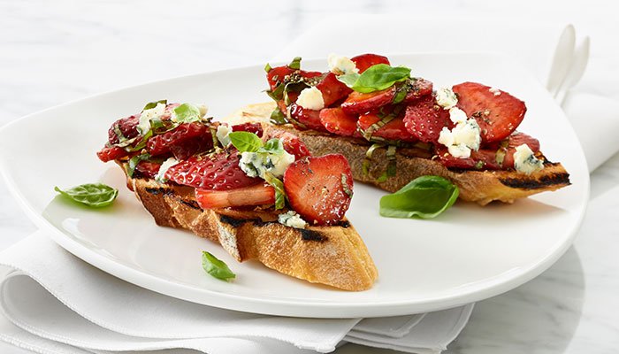strawberry basil crostini display image